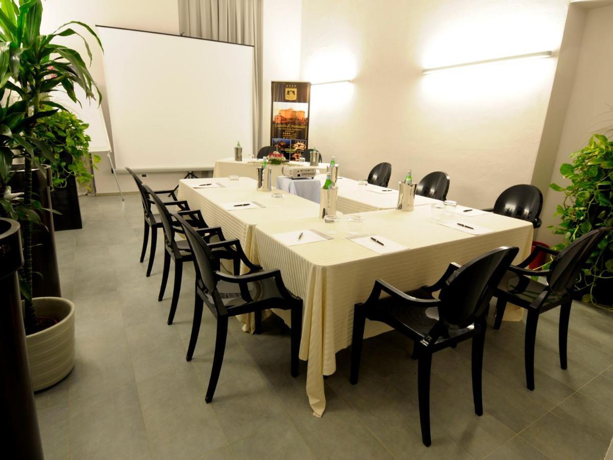 Montaldo Castle & Resort Montaldo Torinese المظهر الخارجي الصورة