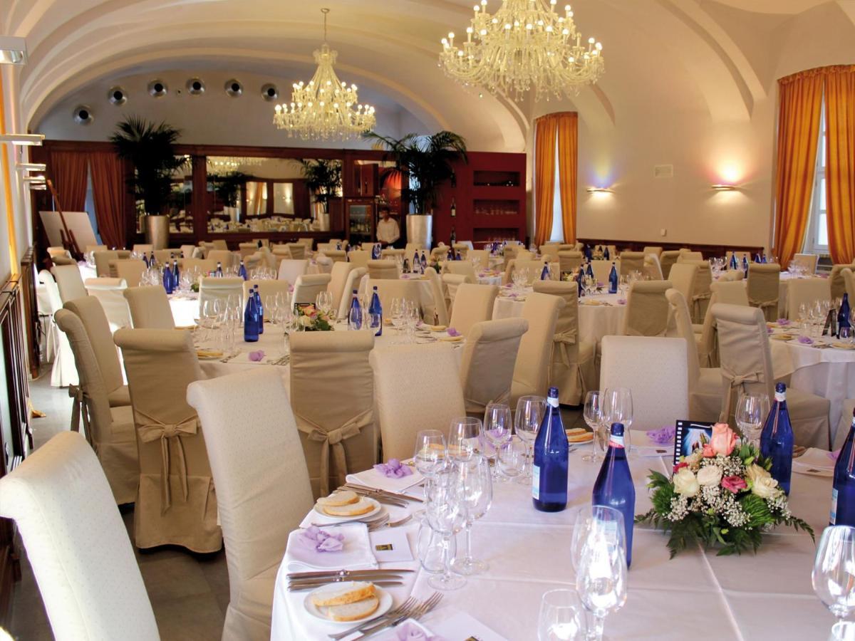 Montaldo Castle & Resort Montaldo Torinese المظهر الخارجي الصورة